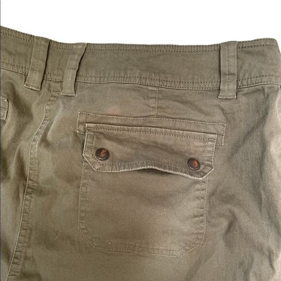 Liz Claiborne Capri Jeans Womens 16 Green Stretch Flat Front Pocket Comfy - Picture 5 of 8